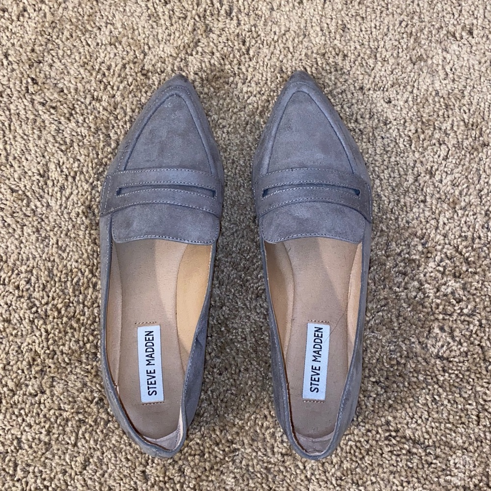 Steve Madden grey flats